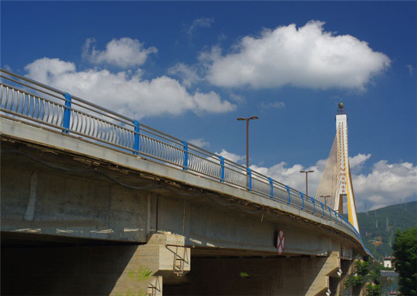 贵州304不锈钢桥梁护栏：安全、耐用与美观的完美结合