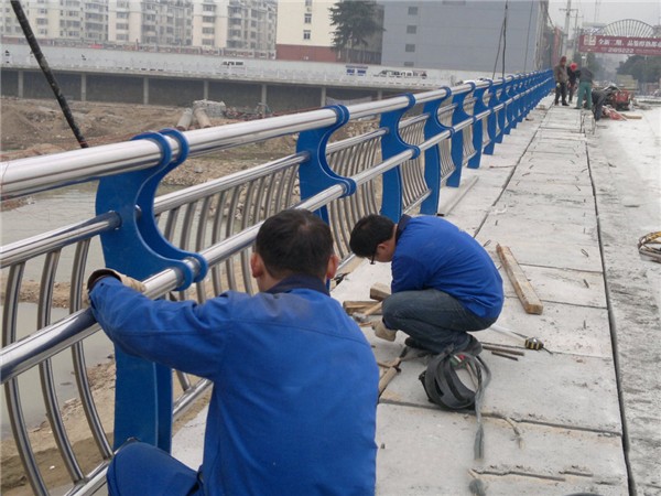 贵州不锈钢桥梁护栏除锈维护的重要性及其方法